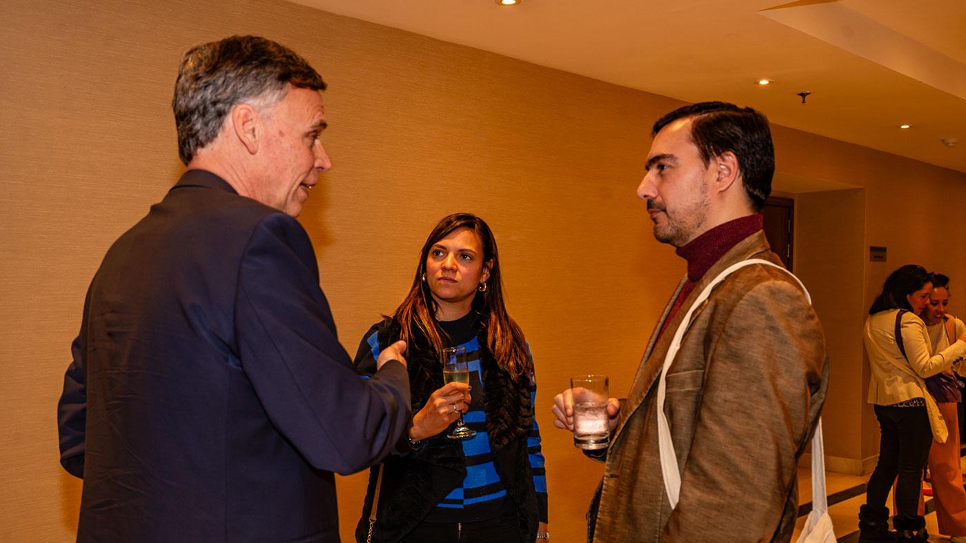 Alumni asistentes al taller del espíritu heroico del emprendedor con Thomas Eckschmidt