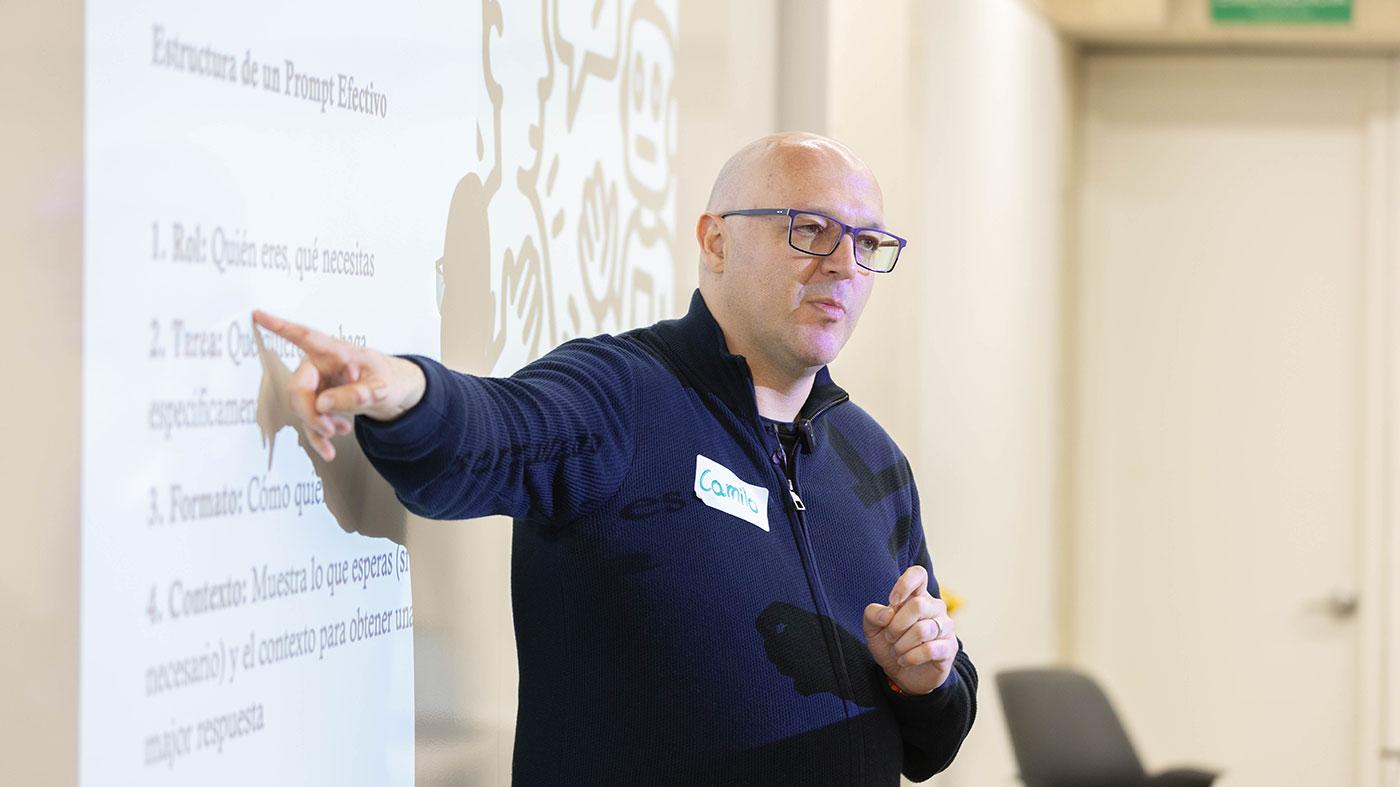 Camilo Serna experto en Agentes Inteligentes al servicio del emprendedor 